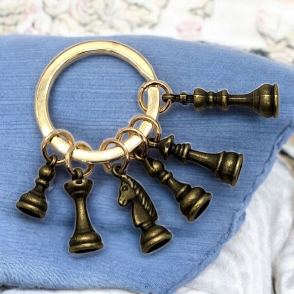 Chess Pawn Pieces King Queen Knight Rook Novelty Key Ring Gift Keyring Keychain - Picture 2 of 4